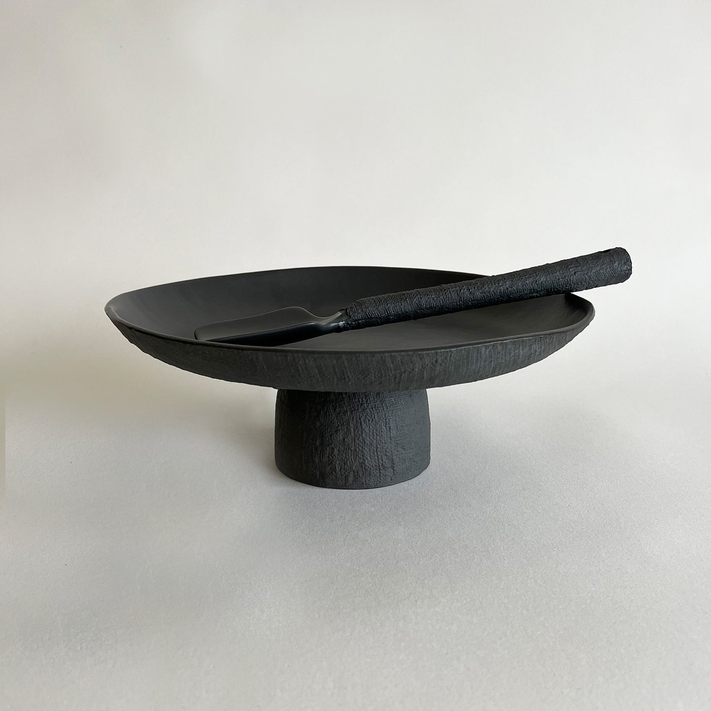 black ceramic tray and spoon set