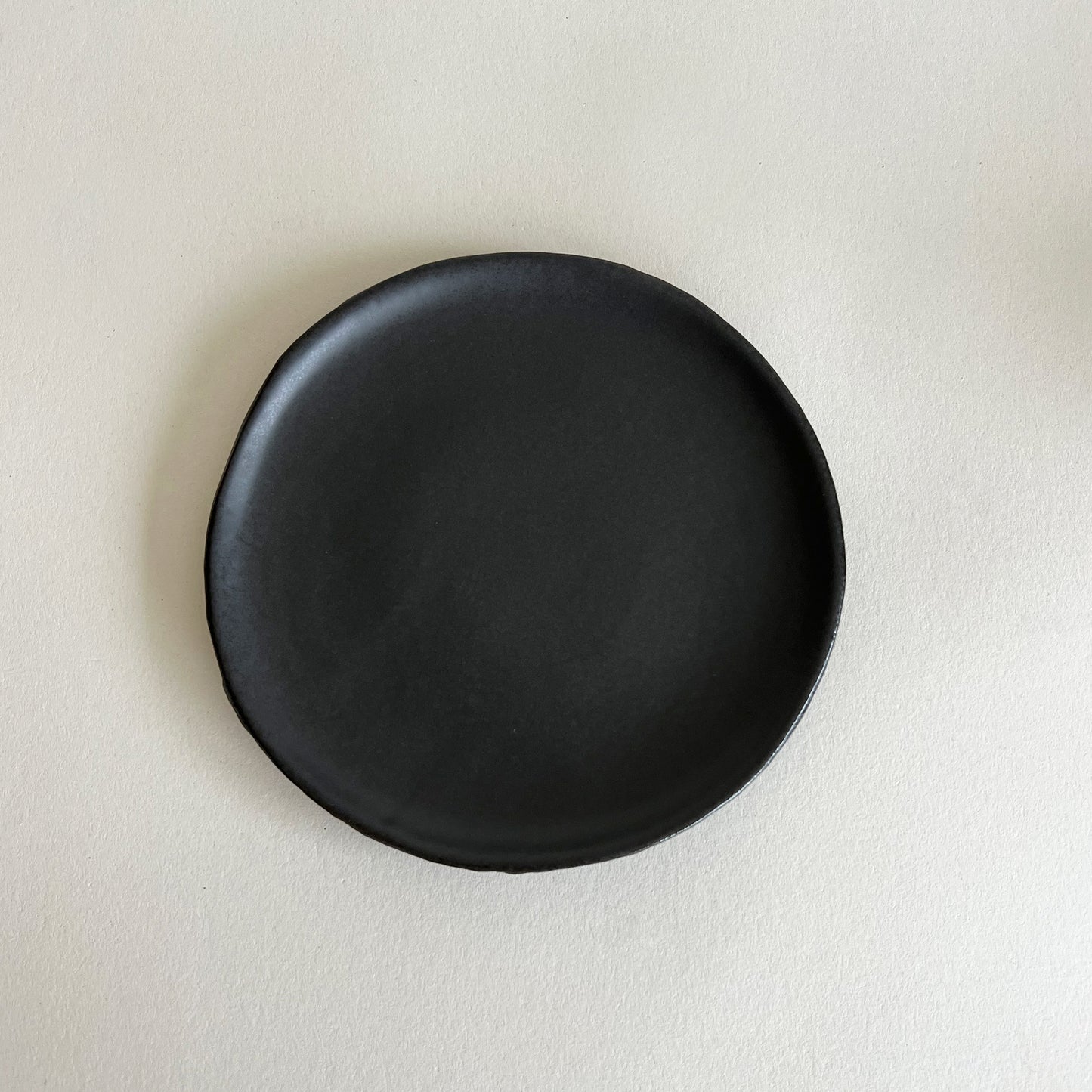 small black ceramic plate, black ceramic set, black ceramic set, large black ceramic plate, Ceramic plates, Handmade dinnerware, black Tableware, Dinnerware Set, black Ceramic Plate, black Plate, Glazed Plate, Matte Plate, Organic Dinner Set, Stoneware Dinner Set, Rustic Dinner Set, Wabi Sabi Dinnerware, Scandi Tableware, Japandi Dinner Set