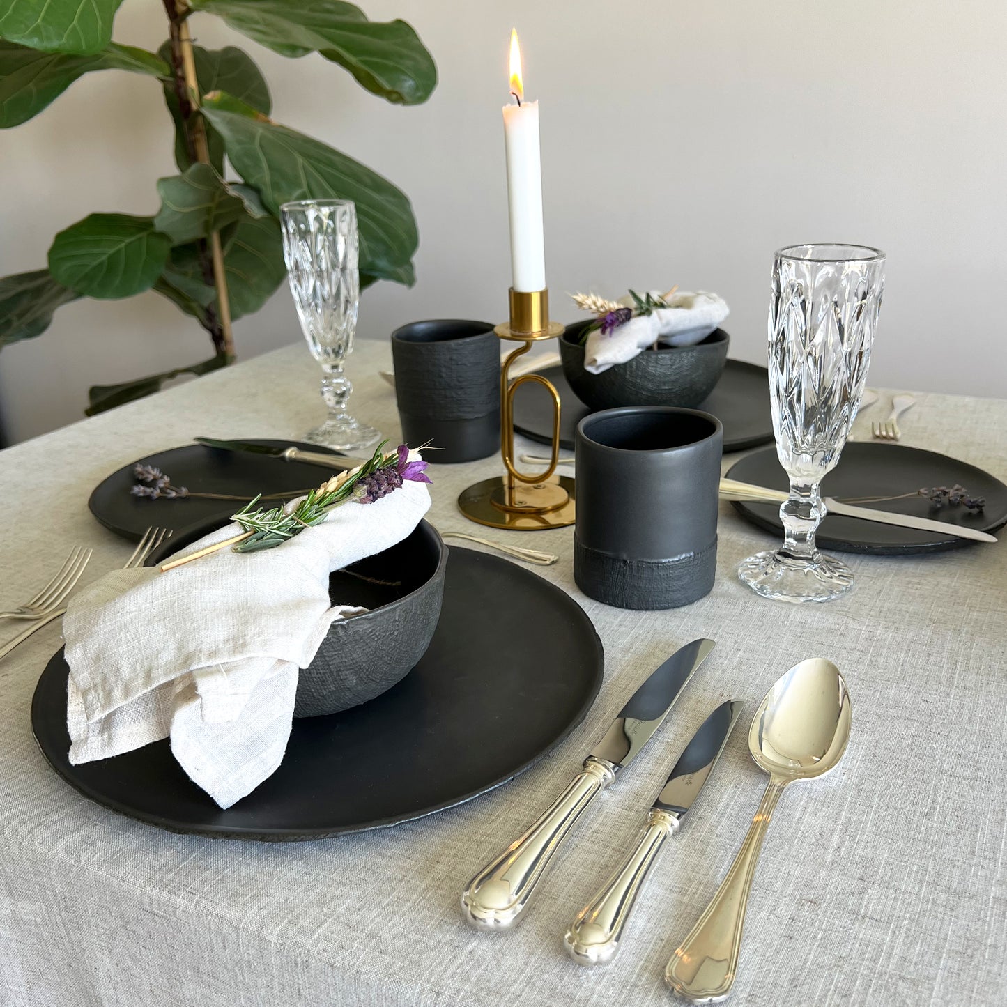 black matte ceramic textured tableware set