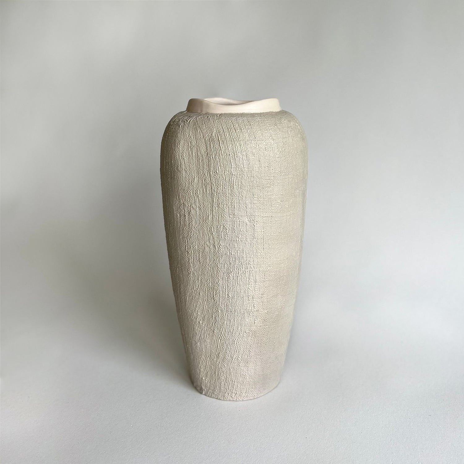  Handmade Ceramic vase, large vase beige, Handmade Vase, Decorative Vase, Flower Vase, Beige Vase, Beige Ceramic Vase, Tall Ceramic Vase, Wabi Sabi Vase, Wabi Sabi Décor, Organic Vase, Indoor Vase, Rustic Vase, Beige vase, Modern contemporary vase, Vases for flowers, handmade vase, ceramic vase, stoneware vase, textured vase, wabi sabi art, home décor, Vase Sculptural, vessel